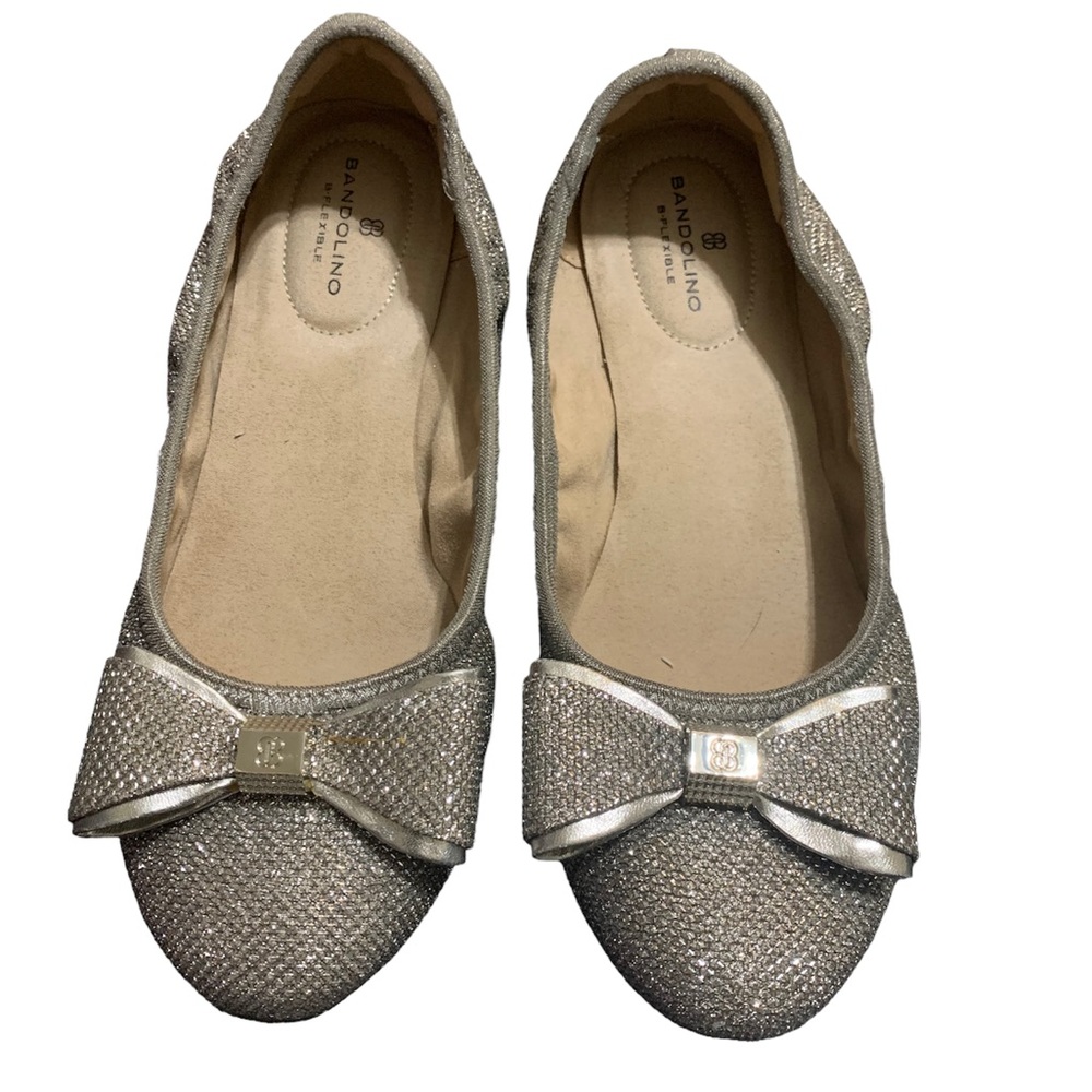 Bandolino Glitter flats.